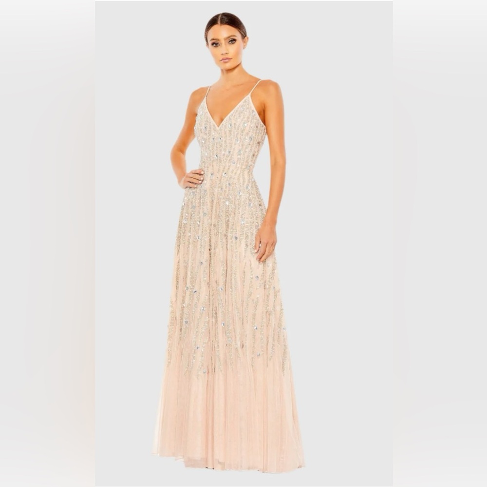 Pink Embellished V Neck Sleeveless A Line Gown Size 4 Color Peach